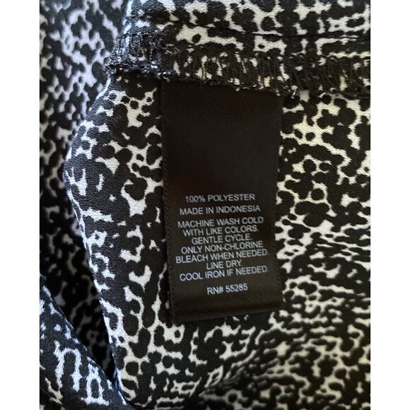 EXPRESS Womens Size Small Black White Convertible Portofino Button Front Shirt - Picture 8 of 9